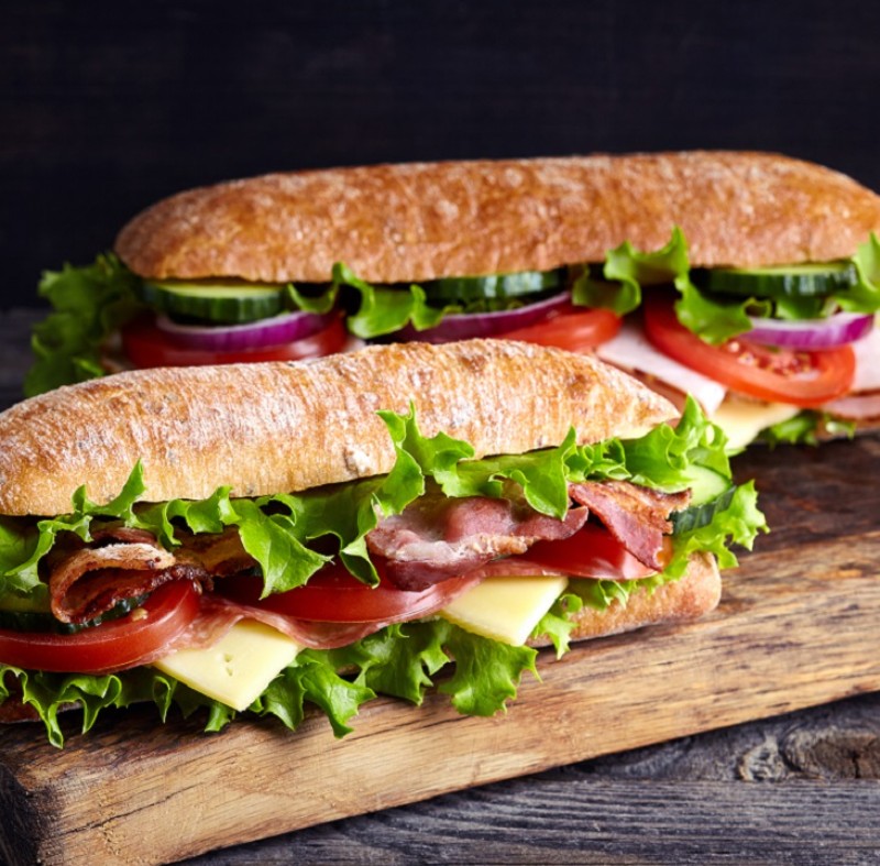 SANDVİÇ VE YİYECEKLER